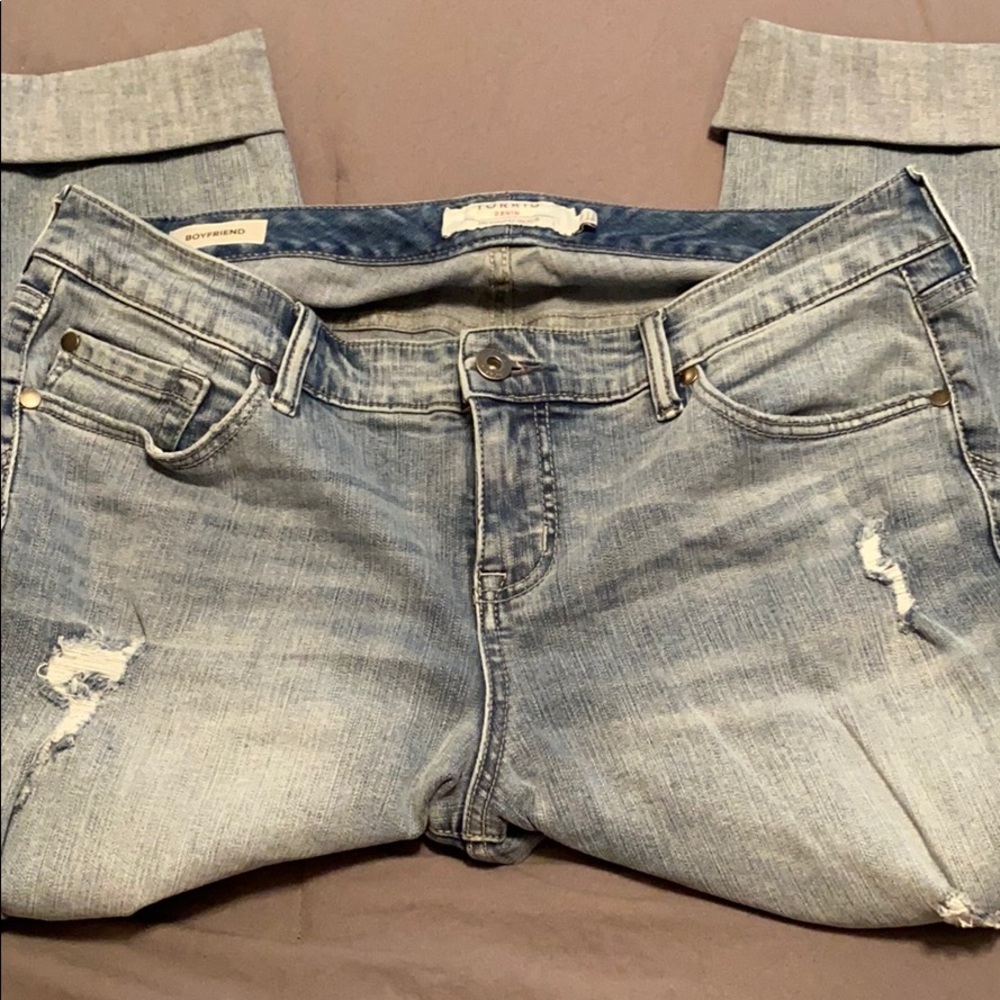 Torrid boyfriend lace under holes Capri